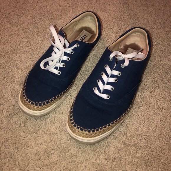 Ugg Shoes! - Picture 5 of 5